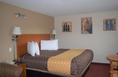 Arnprior Hotel | Knights Inn Arnprior