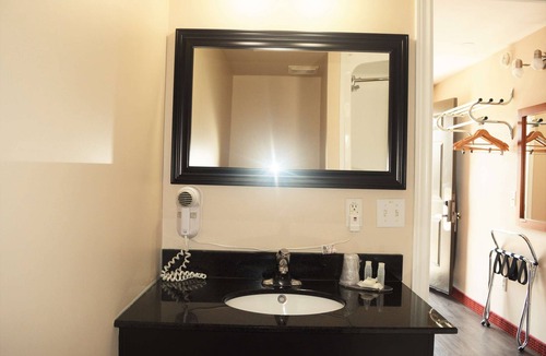 Arnprior Hotel | Knights Inn Arnprior