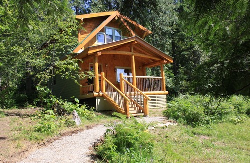 Crawford Bay Cabin | Kootenay Lake Forest Cabin in Crawford Bay, close to public sandy beach.