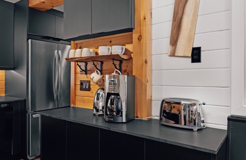 Dorset Cabin | Kuro at Paint Lake, Lake of Bays, Muskoka