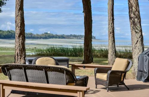 Comox House | Kye Bay Beach House