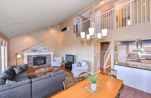 Comox House | Kye Bay Beach House S