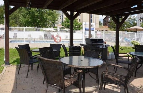 Saint Ferreol les Neiges Apartment | L'Agachoun - Ski & Bike 2mns from Mont St-Anne!