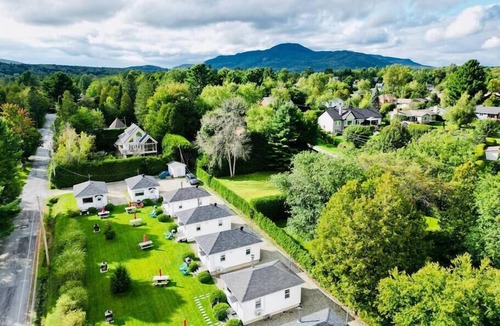 Magog House | L'Ancre Dorée - Access to the Lake 219