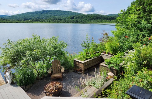 Bromont House | L'Antre d'Eux on Lac Bromont (FULL for 2025)