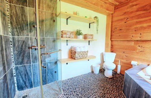 Wakefield House | L'Auberge des Collines Full Guest Suite