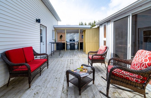 Saint-Paul-de-Montminy House | L'oasis DU Massif - Spa, Bbq, Foyer et Plaisir !