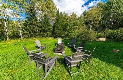 Petite-Riviere-Saint-Francois Ski Chalet | La Tanière du Massif