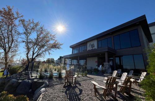 Venise-en-Quebec Hotel | La Cache du Lac Champlain