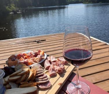 St-Adolphe-d'Howard Ski Chalet | La Félicita chalet
