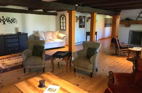 Wakefield Bed & Breakfast | La Grange Country Inn
