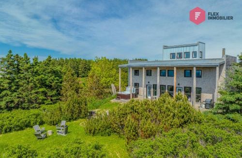 Bonaventure Villa | La Maison de l'Échouerie on Chaleur Bay Seaside