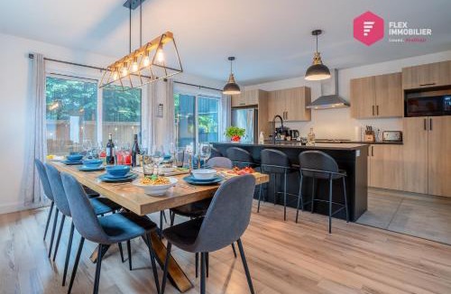 Pont-Rouge Ski Chalet | La Marie-Clémentine de Portneuf/Private hot tub, Pool & Billard