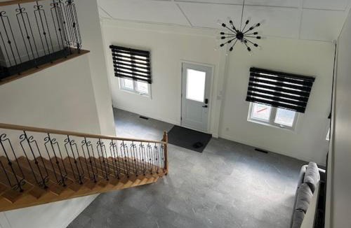 Granby Apartment | La Mezzanine