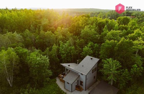 Pont-Rouge Ski Chalet | La North Star de Portneuf/Private SPA in forest