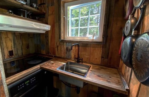 Labelle House | La Porte de la Rouge- CITQ 295114 Straight on Red River close to Tremblant!