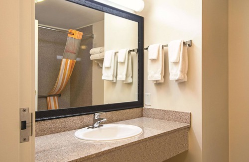 Richmond City Centre Hotel | La Quinta Inn by Wyndham Vancouver Airport