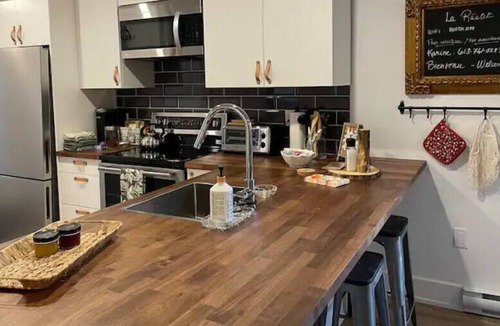 Chelsea Apartment | La Rüstik - Chic 2 bedroom Home away from Home
