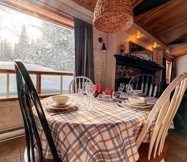 Saint Donat House | La Tanière - Retraite en nature avec foyer au bois