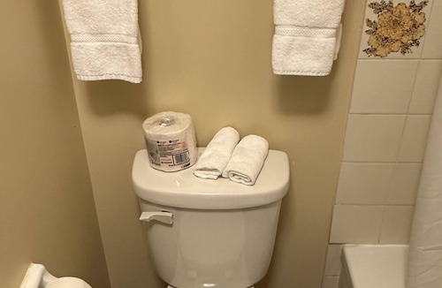 Lacombe Hotel | Lacombe Motor Inn