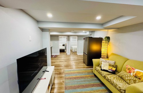 Ajax Apartment | Lake Breeze Apartment, EV Charging & Free Parking