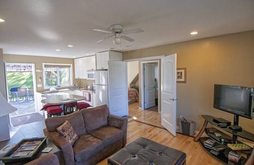 Central Okanagan House | Lake Country, Vineyard and Walnut grove setting, Wood Lake view