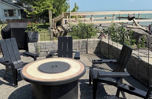 Amherstburg House | Lake Erie Escape: Hot Tub, Sauna & Big Creek Marsh Access– A Birder’s Paradise!