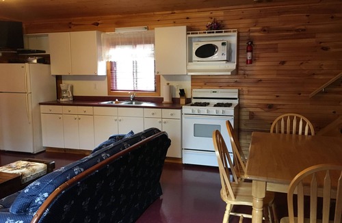 Harwood Ski Chalet | Lake front 3 bedroom 2 Storey Chalet, Sauna, Summer Heated Pool
