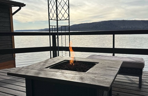 Melville Beach Cabin | Lake front cabin on the water