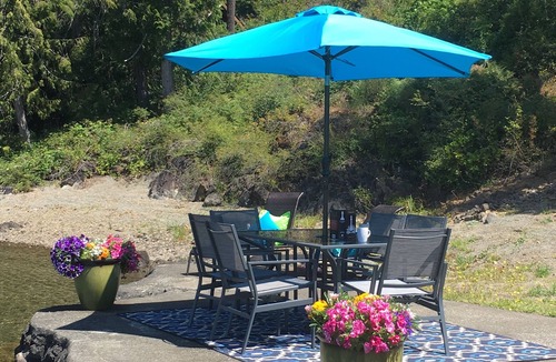 Port Alberni House | Lake Front cottage - Cozy winter fall and winter get away - Monthly discount