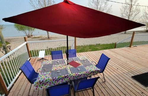 Manitoba Cottage | Lake front cottage on Lake Manitoba. 90min from Clear Lake, Riding Mt. Nat. Prk