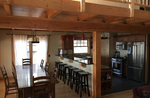 Victoria Beach Cottage | Lake Front, Timber Frame with Hot Tub