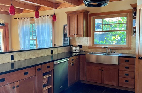 Victoria Beach Cottage | Lake Front, Timber Frame with Hot Tub