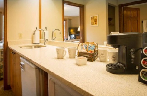 Lake Louise Cabin | Lake Louise 2-Bedroom Suite | Deck & Views