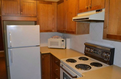 Central Okanagan Resort | Lake Okanagan Resort, 1 bedroom condo, lake front, steps to beach.