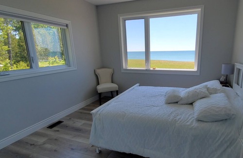 Colborne House | Lake Ontario Front - Breathtaking views, nature, and amazing country drives