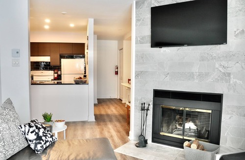 Magog Condo | Lake Side Condo Magog With Pool