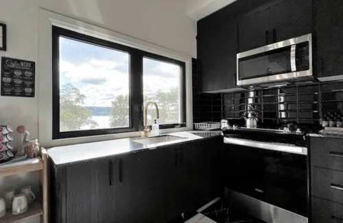 Lafontaine House | Lake Side Hideaway