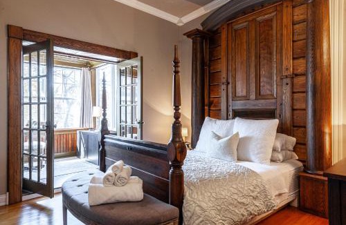 Stratford Apartment | Lake Suite with Sunroom by Henry House Stays