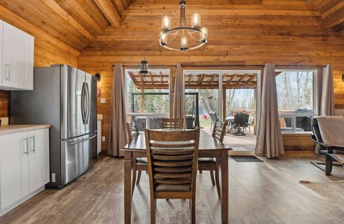 Gull Lake Cabin | Lake Vibes 3 BD 1 BA Cottage steps from the Lake