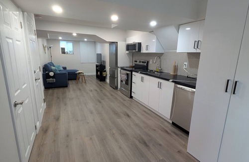 Stoney Creek Apartment | Lake Walk House a 3 Bed 2 Bath Basement Apartment in the Golden Horseshoe