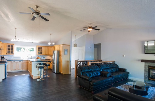 Haliburton Cottage | Lakefront, Amazing view Cottage beside Haliburton city