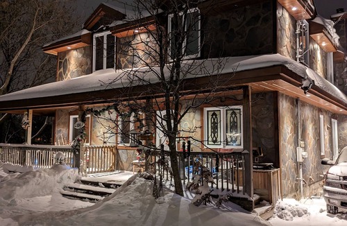 Pincourt House | Lakefront Appart near Montreal 15 min Airport