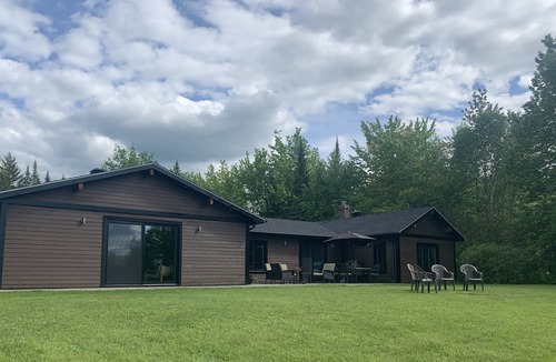 Stratford Ski Chalet | Lakefront cottage Aylmer
