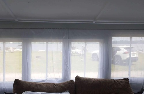 Wellington Cottage | LAKEFRONT COTTAGE#4 -Blue Cottage close to Sandbanks ,Winery and Wellington
