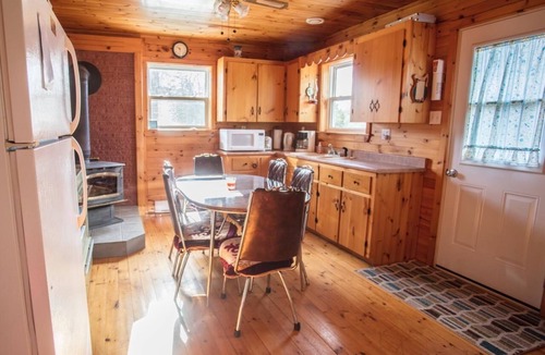 Mill Road Cottage | Lakefront cottage on a Wallaback lake