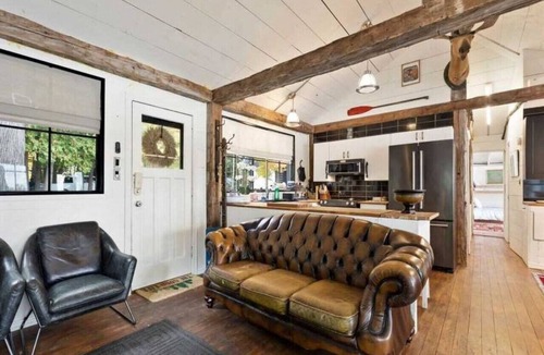 Erinsville Cottage | Lakefront cottage with Fireplace Sauna Mini forest