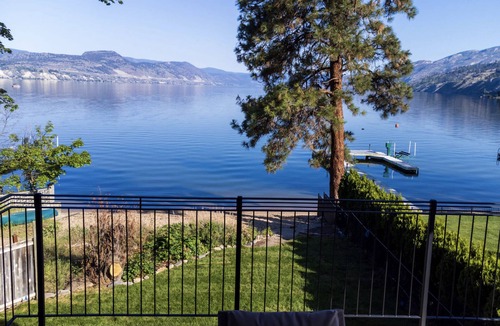 Okanagan-Similkameen House | Lakefront Home in the Village