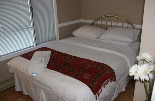Vernon House | LAKEFRONT HOUSE, Dock, Firepit, Boat Lift - 7 day Saturday to Saturday Only
