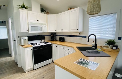 Christina Lake House | LAKEFRONT Park Model at Christina Lakeside Resort